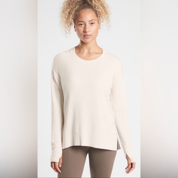 Athleta Sweaters - Athleta Pretty Cream Coaster Luxe Sweatshirt with Thumb Holes, size Large- tall